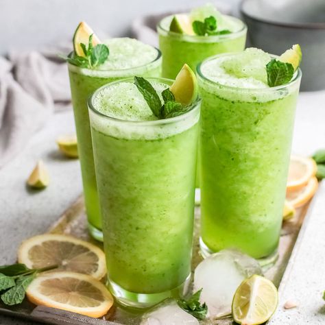 Lemon Mint Smoothie, Honey Mint Lemonade, Lemon Mint Drink, Lemon And Mint Drink, Pineapple Mint Lemonade, Mint Lemonade Cocktail, Lebanese Mint Lemonade, Lemonade With Mint Leaves, Mint Lemonade Recipe