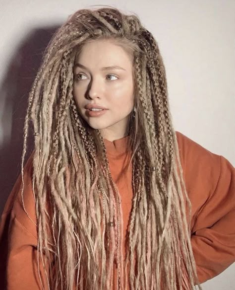 Dreadlock Braids For Women, Viking Dreadlocks Women, Braids And Dreads Mixed, Dreads Styles For Women White, Viking Dreads Women, Synthetic Dreads Hairstyles, Dread Hair Extensions, Dreadlocks Girl, Blonde Dreadlocks