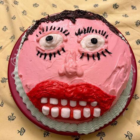 Cake Designs Funny Easy, Easy Funny Cake Ideas, Cake Decorating Ideas Funny, Ugly Birthday Cakes, Birthday Cake Funny Ideas, Ugly Cakes Funny, Birthday Cake Ideas Funny, Funny Bday Cakes, Cake Ideas Funny