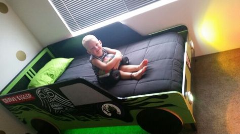 Grave Digger bed complete. Grave Digger Bed, Monster Truck Bed Frame, Monster Jam Bedroom Ideas, Monster Jam Room Ideas, Digger Bed, Monster Truck Bedroom Ideas, Monster Jam Bedroom, Monster Jam Room, Kings Bedroom