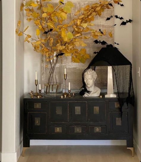 Neutral Halloween, Classy Halloween, Elegant Halloween, Chic Halloween, Wallpaper Halloween, Halloween Inspo, Halloween Home, Theme Halloween, Fall Halloween Decor