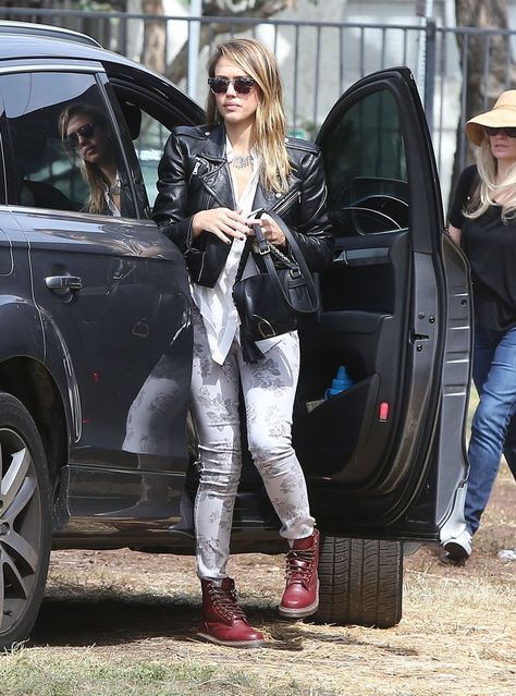 Jessica took on the '90s grunge trend in a studded Simone leather jacket, printed Current/Elliott denim, and oxblood Dr. Martens at Mr. Bones Pumpkin Patch in West Hollywood. Cherry Red Dr Martens Outfit, Red Combat Boots Outfit, Red Doc Martens Outfit, Red Combat Boots, Red Doc Martens, Combat Boot Outfits, Combat Boot Outfit, Martens Outfit, Outfit Botas