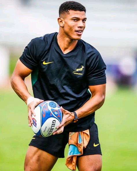 Springbok Rugby Players, Summer Bag Essentials, Springbok Rugby, I Fancy You, Rugby Sport, All Blacks, Rugby Players, Black Boys, Ronaldo