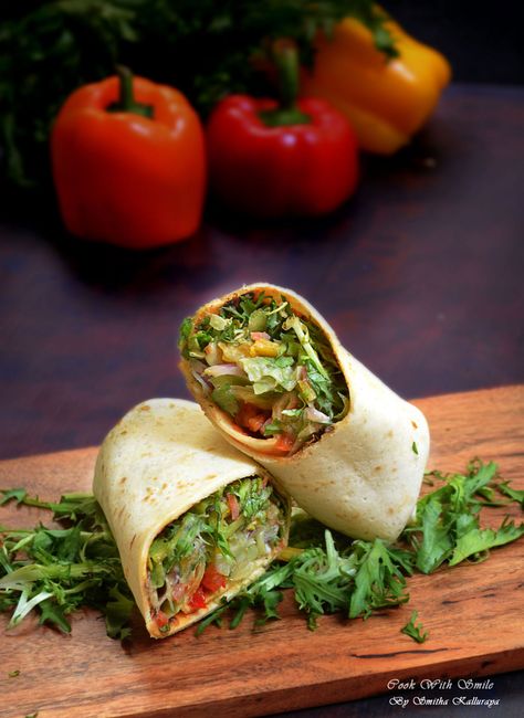 Veg Wraps Recipes, Kothu Parotta, Parotta Recipe, Veg Wraps, Indian Diet Recipes, Frankie Recipe, Veggie Salad Recipes, Salad Wrap, Veg Snacks