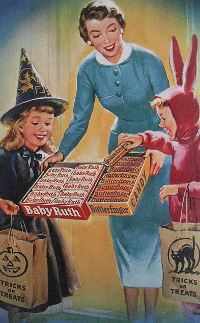 Halloween Candy Vintage ad #Halloween  Now this is what Halloween used to be in the 50's. How sad all the later generations missed out! 1950s Halloween, Candy Signs, Dulces Halloween, Baby Ruth, Postal Vintage, Carte Halloween, Halloween Retro, Vintage Blog, Halloween Tags