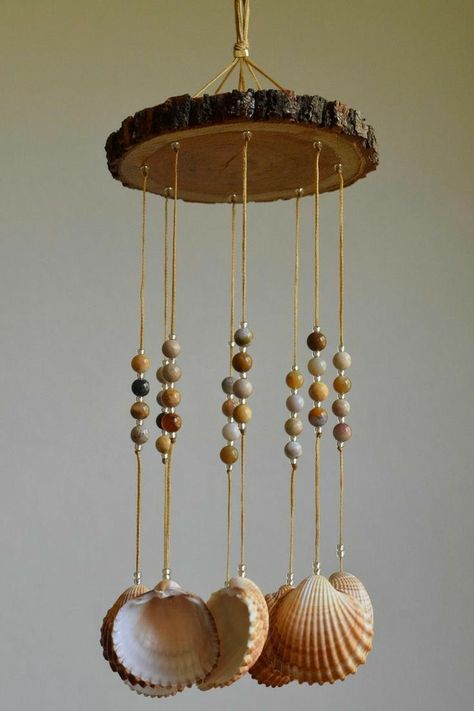 Seashell Ideas Decorations, Things To Make With Shells Seashells, Cockle Shell Crafts, Crafts With Seashells, Seashells Decor, Sea Shell Wind Chime, Seashell Windchime, Earthy Crafts, Seashell Diy