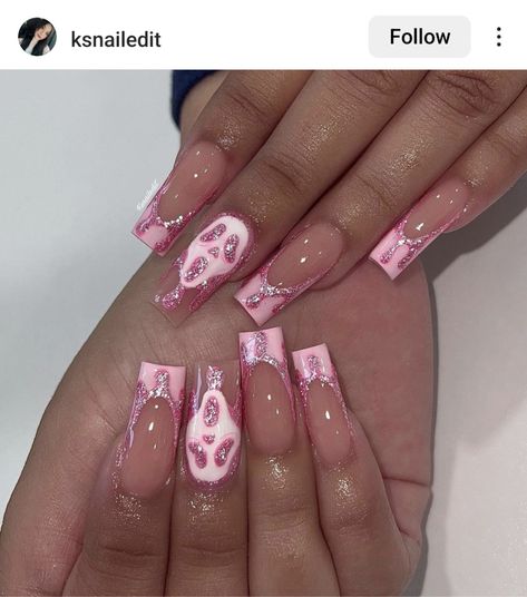 Ghost Face Nails, Pink Nail Inspo, Face Nails, Holloween Nails, Spooky Nails, Pedicure Nail Designs, Pink Ghost, Halloween Acrylic Nails, Cute Halloween Nails