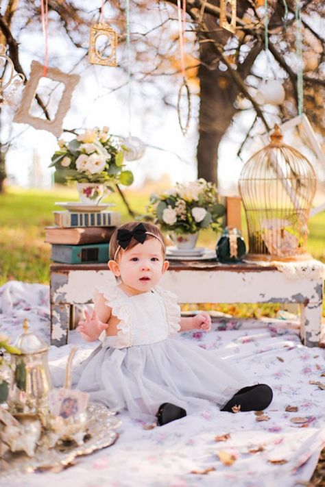 Alice Wonderland Photoshoot, Alice In Wonderland Birthday Photoshoot, Tea Party Smash Cake Photo Shoot, Alice In Wonderland Smash Cake Photos, Alice In Onederland Cake Smash, Alice In Wonderland Tea Party Photoshoot, Alice In Wonderland Baby Photoshoot, Alice In Wonderland First Birthday Photo, Onederland Photo Shoot