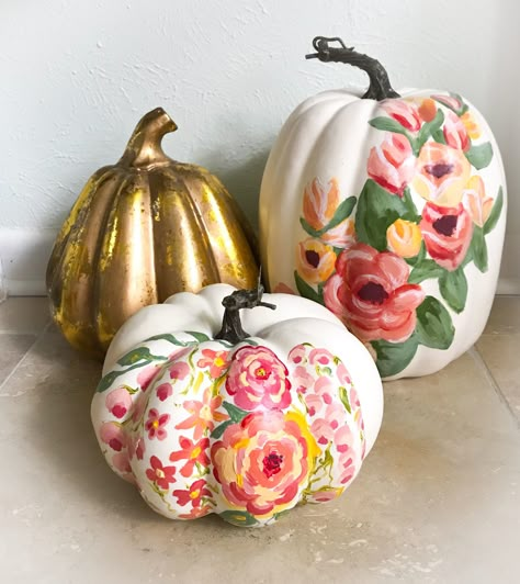 Painting Floral Pumpkins – Coast to Country Painting Flowers On Pumpkins, Floral Painted Pumpkins, Flower Painted Pumpkins, Pumpkin Painting Flowers, Flower Pumpkin Painting, Decoupage Pumpkins, Chic Halloween Decor, Creative Pumpkin Painting, Stile Boho Chic