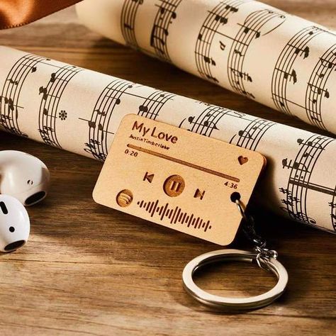 Custom Spotify Keychain Wooden Gift Wood Birthday Gifts, Laser Engraved Keychains, Laser Wood Ideas, Diy Wood Gifts, Gifts For Loss Of Mother, Sympathy Gifts For Loss, Spotify Keychain, Work Christmas Gifts, Spotify Codes