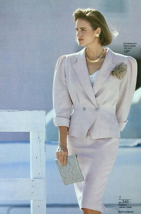 Yuppies Fashion, 1980 Fashion, 80s Women, Fashion 80s, 80s Outfit, Power Dressing, 1980s Fashion, Business Suit, 80s Fashion