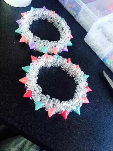 Mini 3d spike cuff Kandi Spike Cuff, 3d Kandi Cuff Ideas, 3d Kandi Cuff, 3d Kandi, Kandi Designs, Rave Bracelets, Kandi Cuff Patterns, Kandi Inspo, Diy Kandi Bracelets