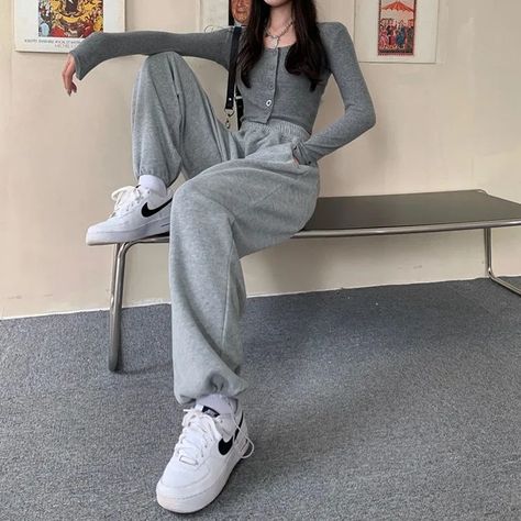 Alfie - Plain Loose-Fit Jogger Pants | YesStyle Ladies Trousers, Egirl Clothes, Style Sweatpants, Sports Pants Women, Korean Fashion Casual, Fitted Joggers, Basic Grey, Hot Dress, Pants Women