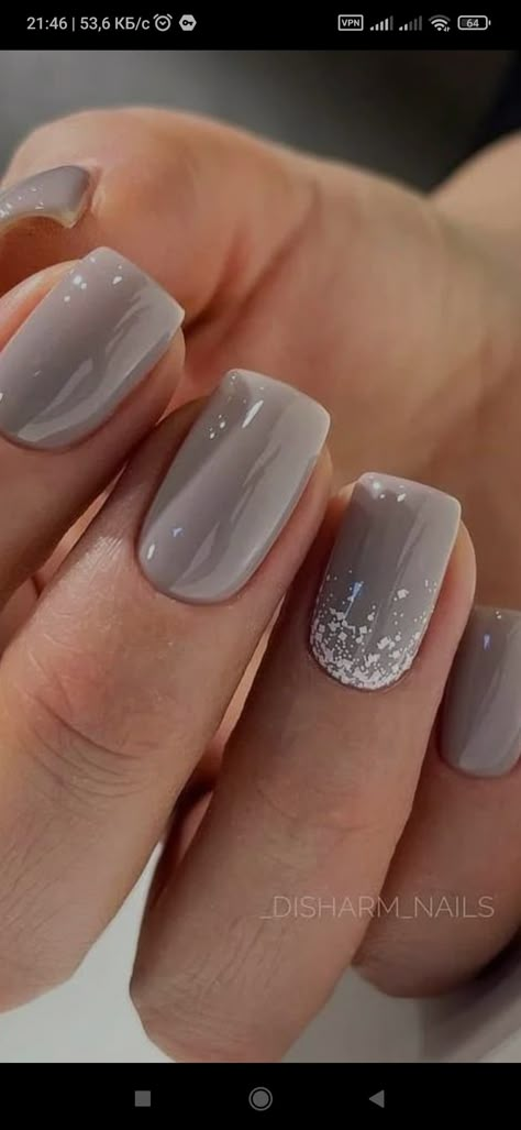 Sns Gray Nail Colors, Gray Wedding Nails Bridesmaid, Gray Short Nails Acrylic, Grey Nail Polish Colors, Smoky Grey Nails, Smokey Gray Nails, Pearl Grey Nails, Neutral Gray Nails, Neutral Nails 2024 Trends