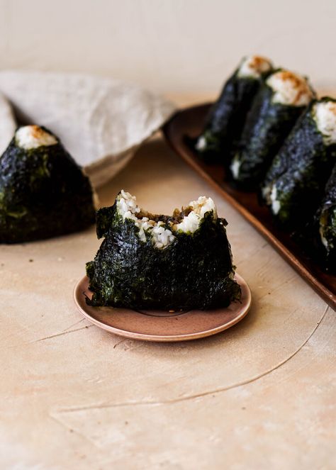 Miso Eggplant Onigiri Recipe - Eat Cho Food Onigiri Photography, Vegetarian Onigiri, Braised Eggplant, Miso Eggplant, Yaki Onigiri, Onigiri Recipe, Food From Different Countries, Rice Ball, Japanese Recipes