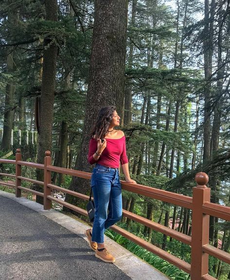 Real Himalayan Girls on Instagram: “💟Shimla, Himachal Pradesh, india.  courtesy : Garima Lohumi  #realhimalayangirls #uttarakhandheaven #indeedindian #mountains #uttarakhand…” Mussoorie Photography Poses, Manali Photos, Modest Poses, Mountain Poses, Mountain Photo Ideas, Hills Photography, Rajasthan Tourism, Kashmir Tour, Beach Poses By Yourself Photo Ideas