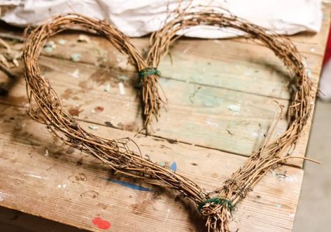 How To Make A Grapevine Heart Wreath - Cottage On Bunker Hill Grapevine Heart Wreath, Grapevine Ideas, Heart Wreath Diy, Diy Gift Bow, Grapevine Garland, Heart Shaped Wreath, Valentine's Wreath, Twig Art, Vine Wreath