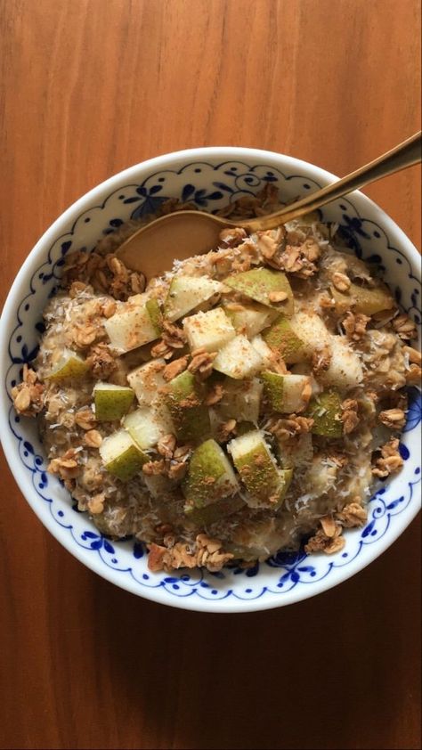 Breakkie Aesthetic, Oats Bowl, Healthy Eating Lunch, Healthy Eating Snacks, Food Is Fuel, Healthy Eating Recipes, Morning Food, Food Obsession, Pretty Food