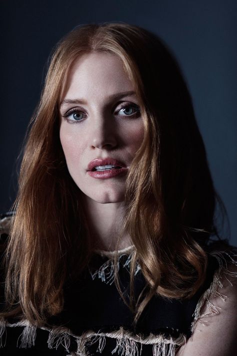 Jessica Chastain Red Haired Actresses, Red Hair Inspiration, Katheryn Winnick, Celebrity Portraits, Jessica Chastain, Film Producer, The Martian, Woman Crush, American Actress