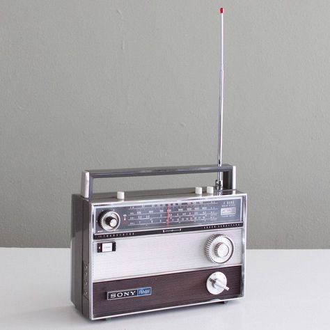 Sony Radio, Sony Design, Radio Design, Retro Radios, Shortwave Radio, Retro Radio, Audio Room, Antique Radio, Portable Radio