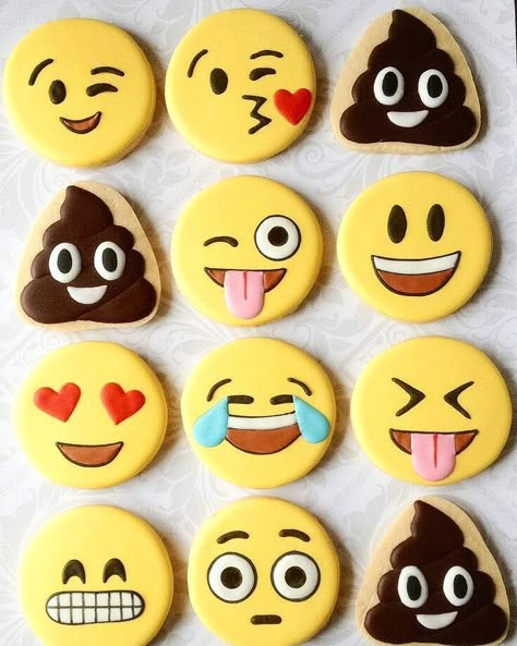 Emoji Cookies, Luau Cookies, Face Cookies, Deco Cupcake, Emoji Cookie, Emoji Cake, Emoji Birthday Party, Emoji Party, Emoji Birthday