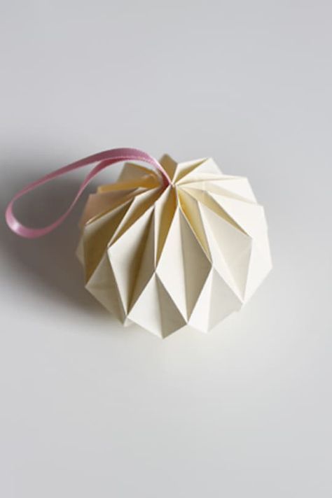 Handmade Holiday: 14 DIY Origami Ornaments — From the Archives: Greatest Hits Origami Decor, Origami Christmas Ornament, Origami Christmas Tree, Origami Projects, Origami Ornaments, Origami Lamp, Tutorial Origami, Origami Ball, Origami Decoration