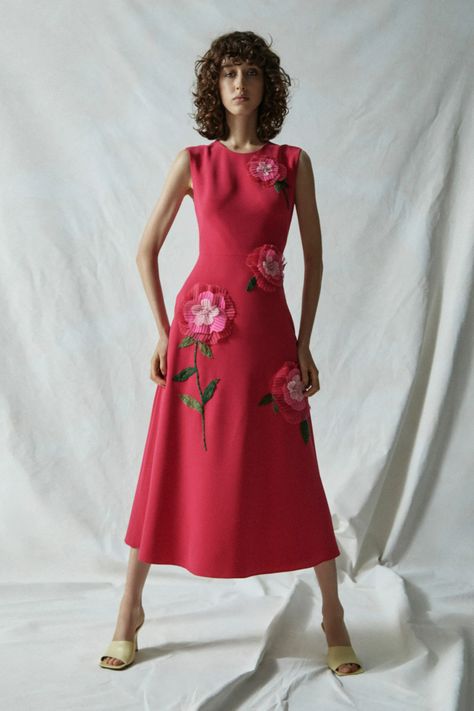 Lela Rose Spring 2024 Ready-to-Wear Fashion Show | Vogue Lela Rose Dress, Fashion Work Outfit, Fashion Runway Show, Rose Clothing, Rose Fashion, Floral Cocktail Dress, Full Skirt Dress, Lela Rose, Fashion 2024