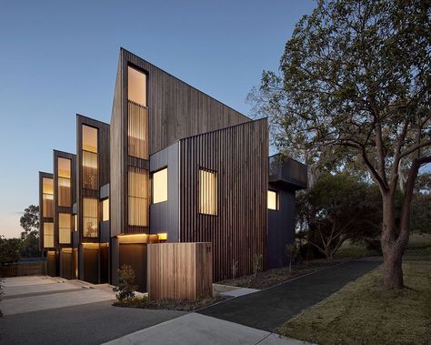 Cedar Cladding, Modern Townhouse, Townhouse Designs, Apartment Architecture, Australian Architecture, Timber Cladding, Modern Apartment, Terrace House, Residential Design