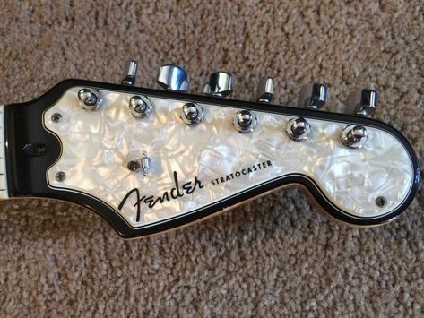 Sweet Fender Custom Shop Headstock!! Guitar Headstock Design, Partscaster Strat, Fender Headstock, Fender Custom Shop Stratocaster, Fender Custom Shop Telecaster, Black And Gold Stratocaster, Guitar Fender, Relic Guitar, Guitar Inlay