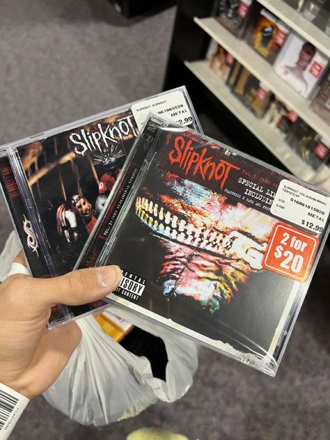 I luvv slipknot <3 Slipknot Vinyl, Slipknot Aesthetic, Pink Cd Player, Doberman Aesthetic, Static X, Clown Posse, Peter Steele, Music Album Covers, Mini Craft