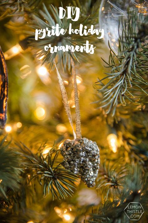 DIY precious gem ornaments- glitzy but natural, perfect Christmas decor! Gem Ornaments, Thistle Crafts, Yule Crafts, Agate Slices, Merry Bright Christmas, Diy Gemstone, Holiday Jewelry, Winter Crafts, Christmas Crafts Diy