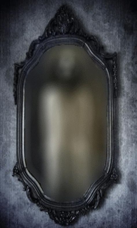 creepy mirror, but I would love to have this in my house. Creepy Mirror Aesthetic, Mirror Creepy, Scary Mirror, Mirror Horror, Creepy Mirror, Haunted Mirror, Haunted Objects, Mirror Illusion, Ghost Caught On Camera