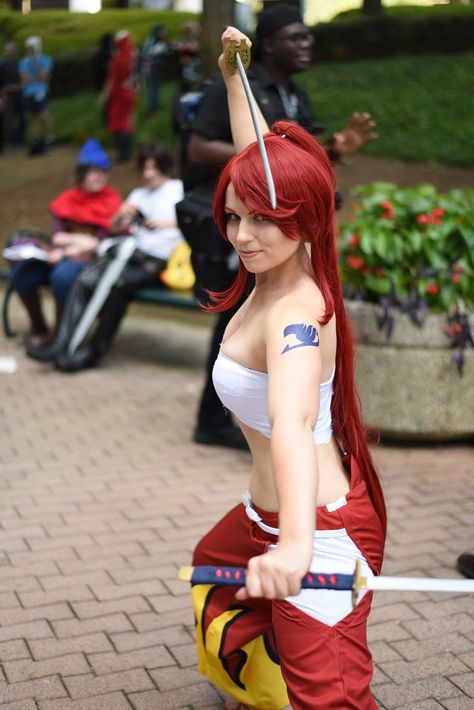 Erza Scarlet Cosplay from Fairy Tail  By: Kaylala Cosplay Picture Credit: Shiwei Liu, AWA 2016 Erza Cosplay, Erza Scarlet Cosplay, Deadpool Christmas, Shifting Outfits, Erza Scarlett, Fairy Tail Cosplay, Anime Cosplay Ideas, Anime Fairy Tail, Cosplay Inspiration