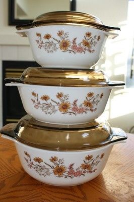 Pyrex England Patterns, Autumn Casseroles, Corelle Dishes Pattern, Corningware Vintage, Vintage Pyrex Patterns, Country Autumn, England Country, Pyrex Dishes, Corelle Dishes