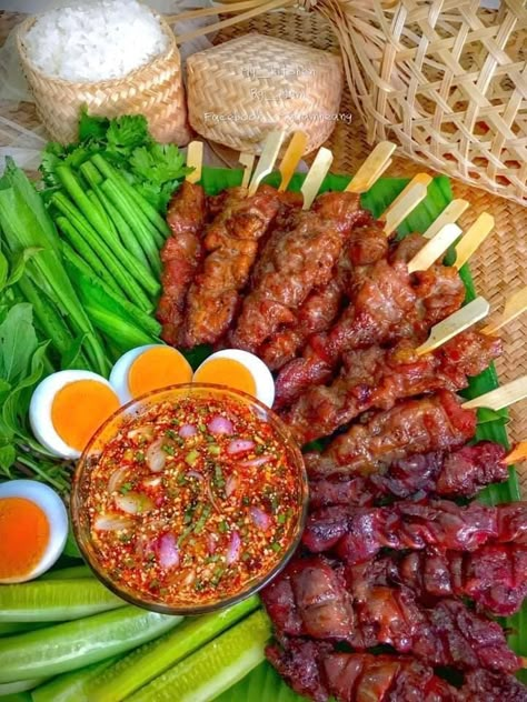 Graduation Bbq Party Ideas, Moo Ping, Graduation Bbq Party, Bbq Party Ideas, Thai Food Dishes, Graduation Bbq, Food Innovation, Foreign Food, Thailand Food