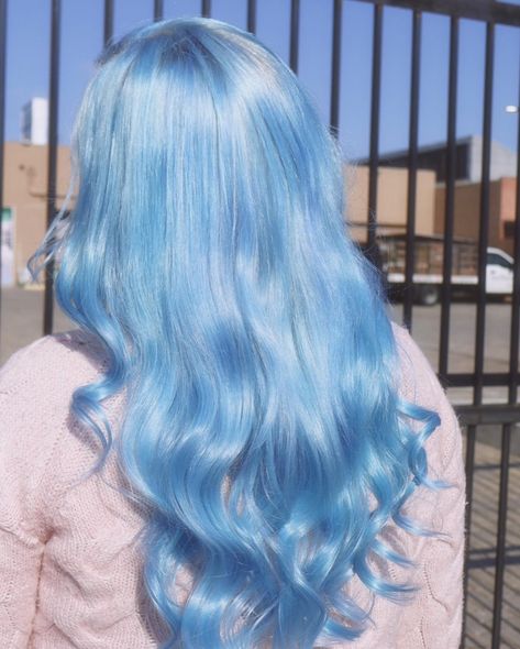 Arctic Fox Hair Color on Twitter: "The perfect sky blue 💙 @cosmoxnani used Poseidon and Periwinkle ✨ #AFposeidon #AFperiwinkle https://t.co/o0ObjjaNKX" / Twitter Blue Hair Aesthetic, Fox Hair Color, Light Blue Hair, Fox Hair, Arctic Fox Hair Color, Pretty Rainbow, Creative Hair Color, Catty Noir, Dyed Hair Inspiration