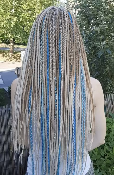 Blue And White Box Braids, Braid Extensions White Girl, Blue And White Braids, Pastel Box Braids, Blonde And Blue Braids, Blue And Blonde Braids, Regular Box Braids, Pastel Braids, Peekaboo Braids