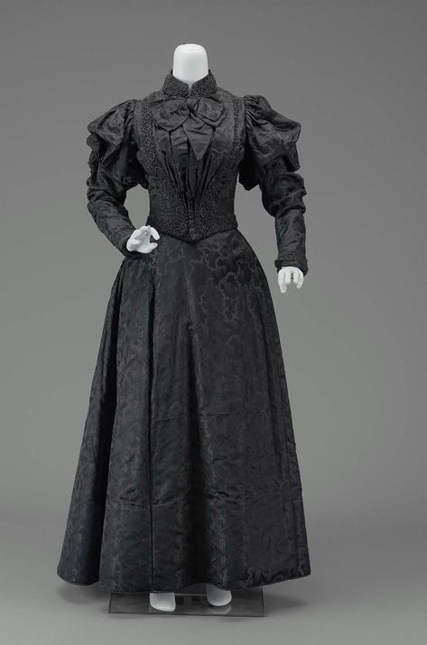 1890 Dress, 1900 Fashion, Victorian Dresses, 1890s Fashion, Period Pieces, Museum Of Fine Arts Boston, Leg Of Mutton Sleeve, Antique Clothing, Edwardian Fashion