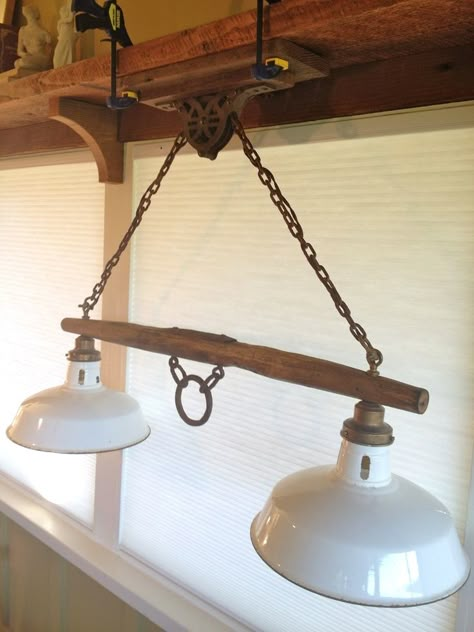 Ladder Chandelier, Luminaria Diy, Farmhouse Ladder, Pulley Light, Edison Bulbs, Deco Luminaire, Antique Kitchen, Rustic Lighting, Farmhouse Lighting