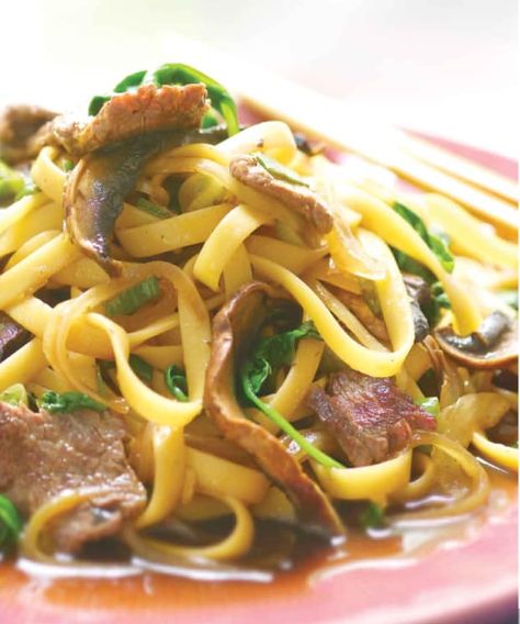 Beef Sukiyaki Noodles Sukiyaki Beef, Sukiyaki Recipe, Sukkot Recipes, Sauté Onions, Steak Strips, Shabbat Recipes, Sushi Salad, Fried Pasta, Seasoned Rice Vinegar