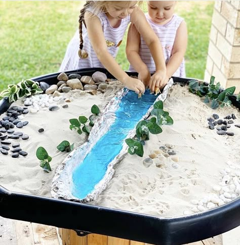 Sandpit Play Ideas, Tuff Tray Ideas Toddlers, Dinosaur Activities Preschool, Toddler Sensory Bins, Nursery Crafts, Fun Educational Activities, Eyfs Activities, Garden Activities, Nursery Activities