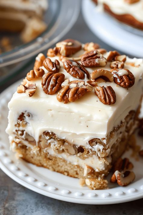 Bake up a Storm with Irresistible Butter Pecan Praline Poke Cake Recipes Butter Pecan Praline Poke Cake, Pecan Praline Poke Cake, Praline Poke Cake, Homemade Pumpkin Muffins, Pecan Praline Cake, Apple Cake Recipe Easy, Pecan Frosting, Praline Cake, Coconut Pecan Frosting