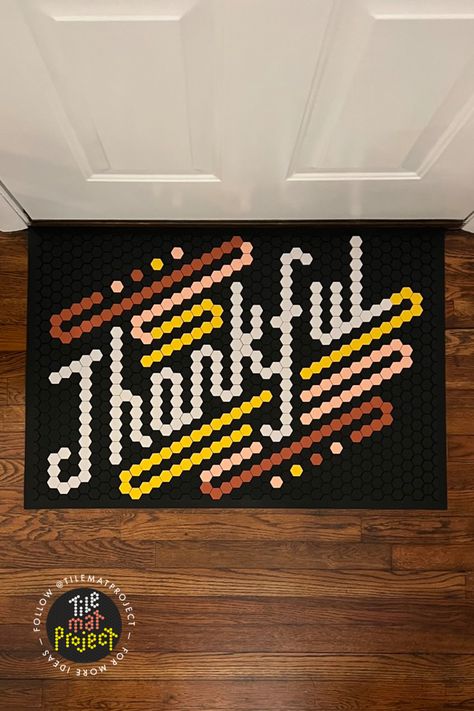 Thanksgiving Tile Mat Ideas, Thanksgiving Letterfolk Mat, Fall Letterfolk Tile Mat, Thanksgiving Tile Mat, Christmas Letterfolk Mat, Letterfolk Tile Mat Ideas Fall, Letter Folk Tile Mat Ideas, Tile Mat Designs, Letterfolk Tile Mat Ideas