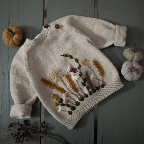 Pull Bebe, Knitted Baby Clothes, Pola Sulam, 자수 디자인, Embroidered Sweater, Baby Outfits, Toddler Kids, Baby Sweaters, Knitting Inspiration