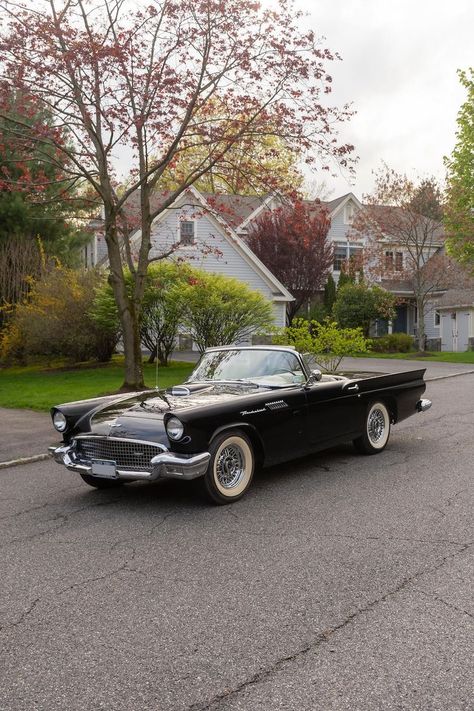 Ford Vintage Cars, Thunderbird Car 1957, Old Classic Cars Vintage, Old Ford Cars, Car Accessories Aesthetic, Thunderbird Car, 1957 Ford Thunderbird, Studebaker Trucks, 50s Cars