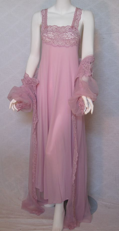 1970s Glydon's peignoir set Vintage Pink Night Dress, 1970s Nightgown, Beautiful Nightgown, Looks Pinterest, Night Gowns, Peignoir Sets, Vintage Nightgown, Vintage Life, Pretty Lingerie