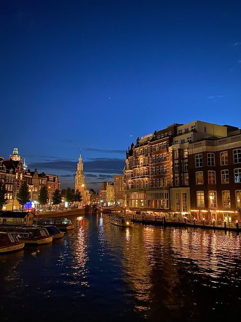 Amsterdam Nightlife, Europe Night, Amsterdam At Night, Amsterdam Summer, Amsterdam Night, Amsterdam Aesthetic, Amsterdam Photography, Amsterdam Canals, Amsterdam Travel