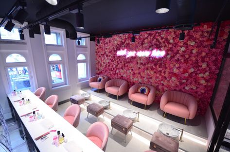 New Store AfterBeauty Moves Into The Millennial-Centered Beauty Retail Void Sephora Has Left In London - Beauty Independent Nail Bar Ideas, Beauty Bar Ideas, Beauty Retail, Nail Salon Interior Design, Nail Salon Interior, Spa Room Decor, Salon Suites Decor, Nail Salon Decor, Nail Salon Design