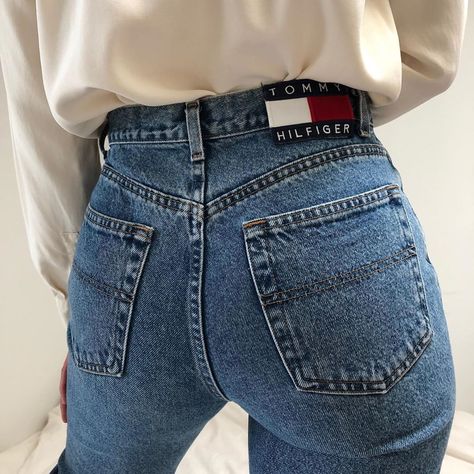 Tommy Hilfiger Vintage High Waisted Jeans  #style #fashion #vintage #vintagestyle #spring #springstyle #minimal #minimalism #highwaisted #trousers #jeans #highwaistedjeans Tommy Hilfiger Outfits, Ootd Red, Dream Pants, Tommy Hilfiger 90s, 90s Mom Jeans, 90s Mom, High Waisted Jeans Vintage, Blue Mom Jeans, Mom Jeans Outfit