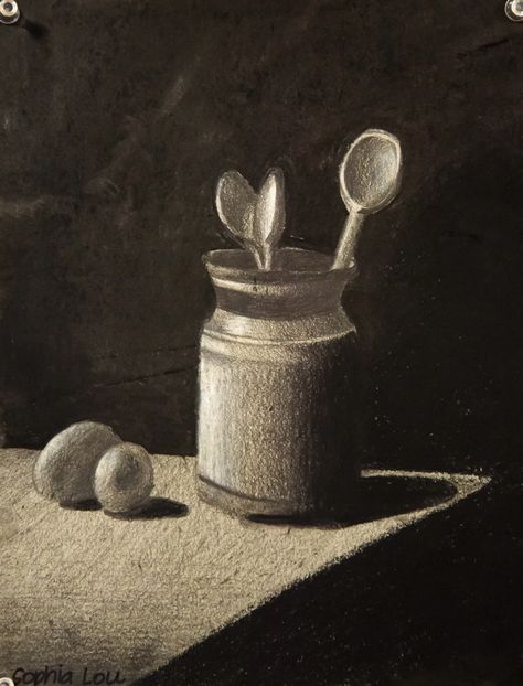 Value In Drawing, Chiaroscuro Still Life, Chiaroscuro Drawing, Still Life Black And White, Elements Photography, Value Scale, Cj Hendry, Life Drawings, Pencil Sketching